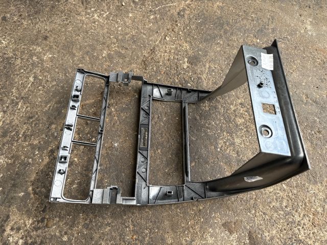 bontott SEAT LEON Rádió / CD Keret