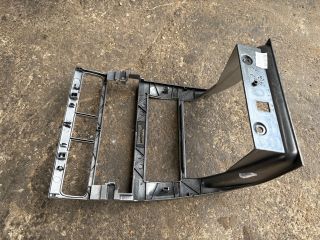 bontott SEAT LEON Rádió / CD Keret