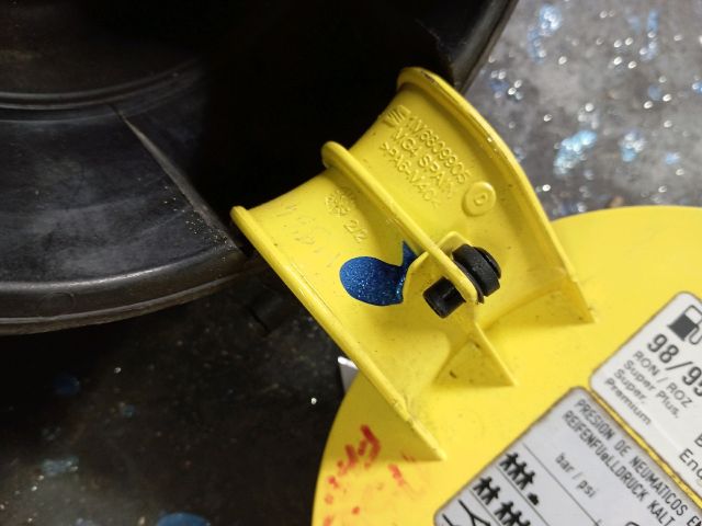 bontott SEAT LEON Tankajtó