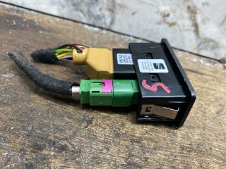 bontott SEAT LEON USB Aljzat