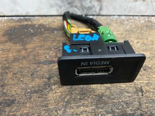 bontott SEAT LEON USB Aljzat