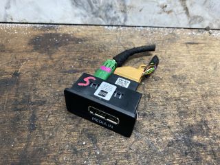 bontott SEAT LEON USB Aljzat