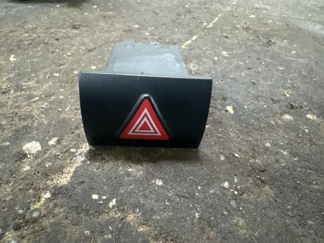 bontott SEAT LEON Vészvillogó Kapcsoló