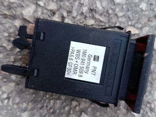 bontott SEAT LEON Vészvillogó Kapcsoló