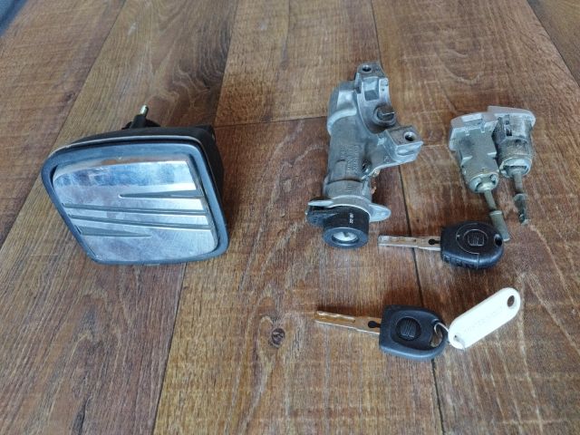 bontott SEAT LEON Zárbetét Szett