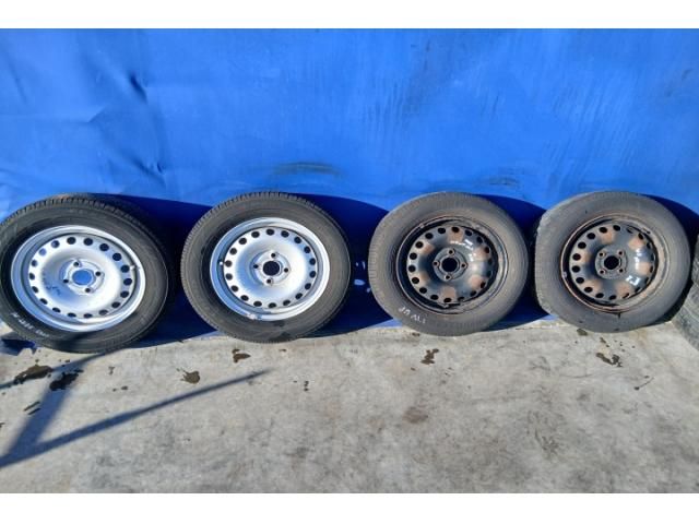 bontott SEAT Mii Acélfelni Szett Gumival