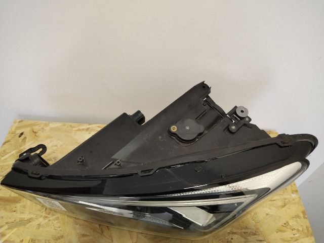 bontott SEAT TARRACO Bal Fényszóró