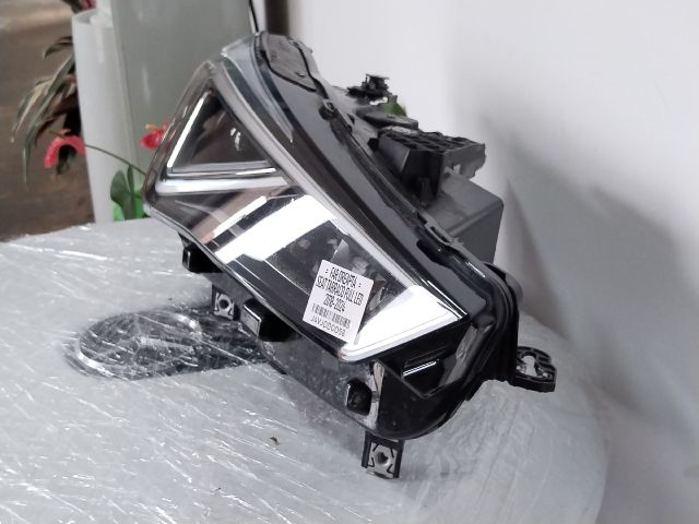 bontott SEAT TARRACO Jobb Fényszóró