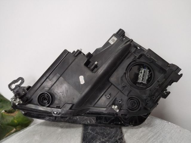 bontott SEAT TARRACO Jobb Fényszóró