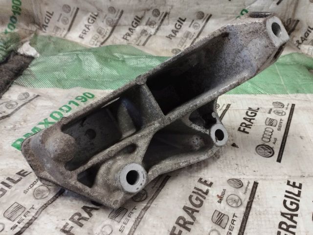 bontott SEAT TOLEDO Váltó Tartó Bak (Pozíciófüggetlen)