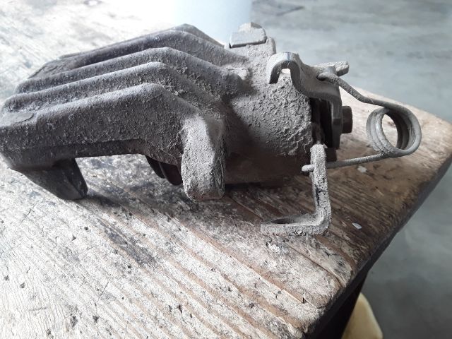 bontott SEAT TOLEDO Bal hátsó Féknyereg Munkahengerrel