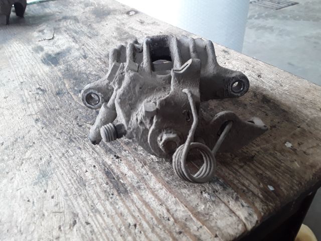 bontott SEAT TOLEDO Jobb hátsó Féknyereg Munkahengerrel