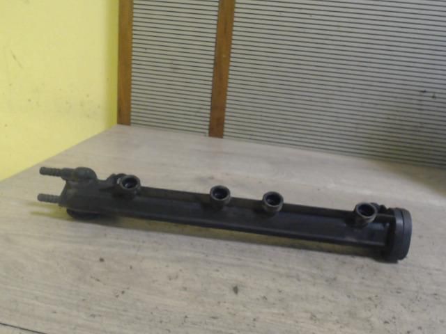 bontott SEAT TOLEDO Porlasztó Sor / Híd