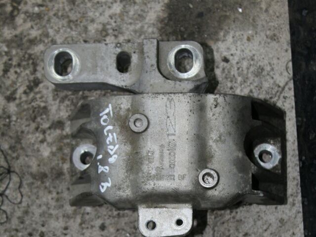 bontott SEAT TOLEDO Motor Tartó Bak (Fém)