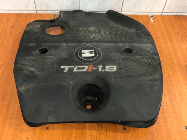 bontott SEAT TOLEDO Felső Motorburkolat