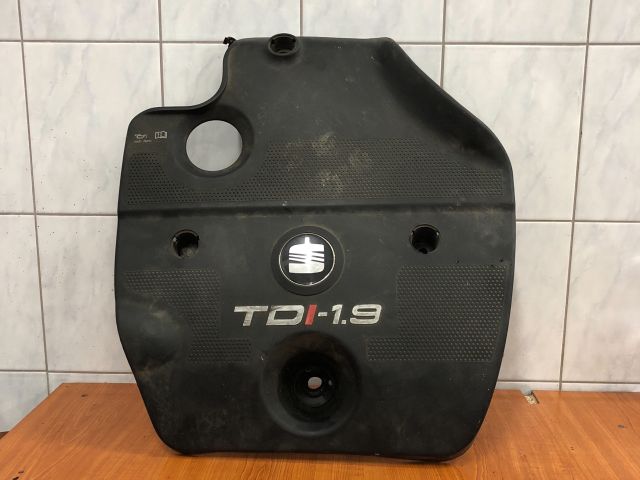 bontott SEAT TOLEDO Felső Motorburkolat