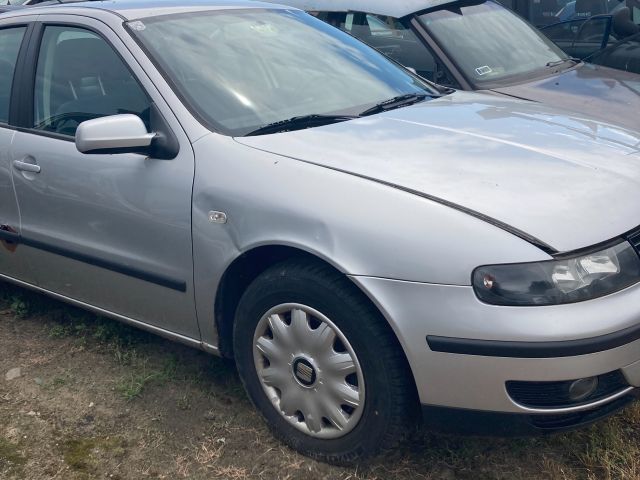 bontott SEAT TOLEDO Jobb első Féknyereg Munkahengerrel