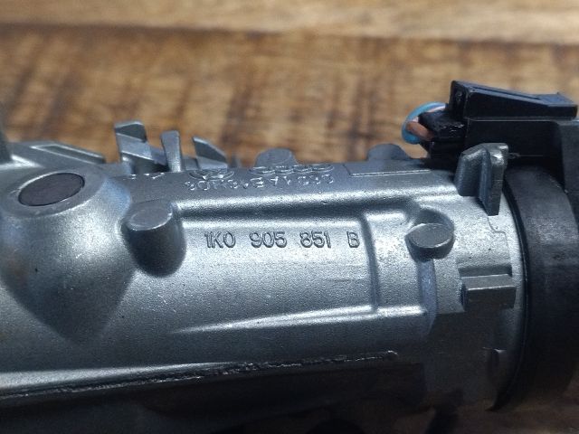 bontott SEAT TOLEDO Gyújtáskapcsoló Házzal