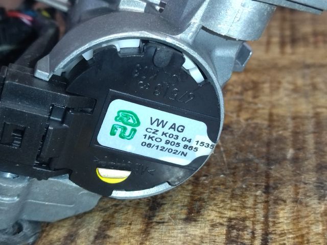 bontott SEAT TOLEDO Gyújtáskapcsoló Házzal