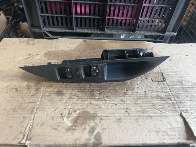 bontott SEAT TOLEDO Ablakemelő Kapcsoló Négyes / Kettes