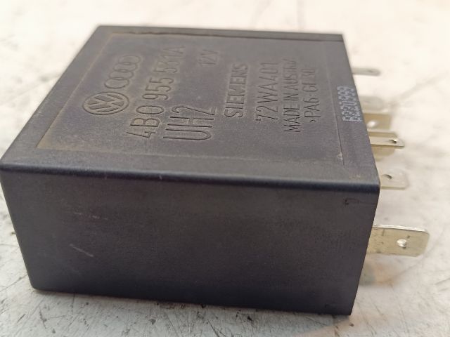 bontott SEAT TOLEDO Ablaktörlő Relé