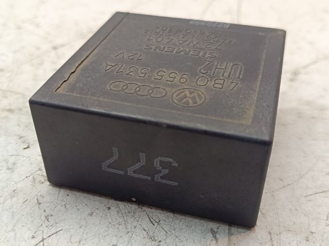 bontott SEAT TOLEDO Ablaktörlő Relé