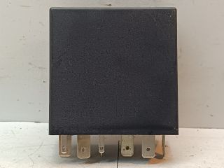 bontott SEAT TOLEDO Ablaktörlő Relé