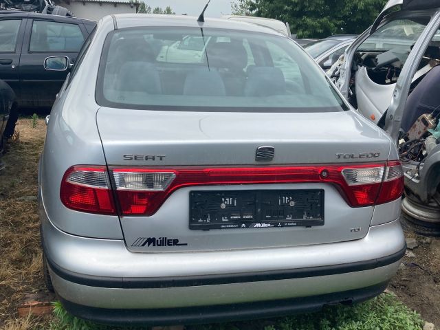 bontott SEAT TOLEDO Bal B Oszlop Burkolat