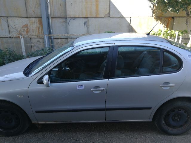 bontott SEAT TOLEDO Bal B Oszlop