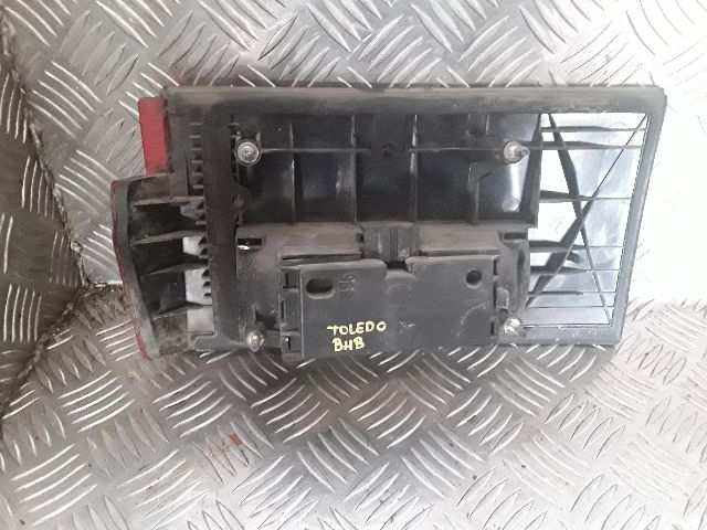 bontott SEAT TOLEDO Bal Belső Hátsó Lámpa
