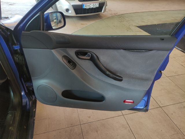 bontott SEAT TOLEDO Bal C Oszlop Burkolat