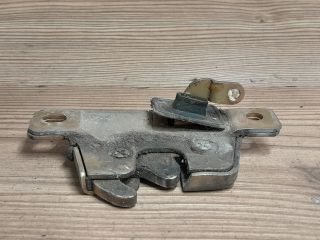 bontott SEAT TOLEDO Bal Csomagtérajtó Zárszerkezet