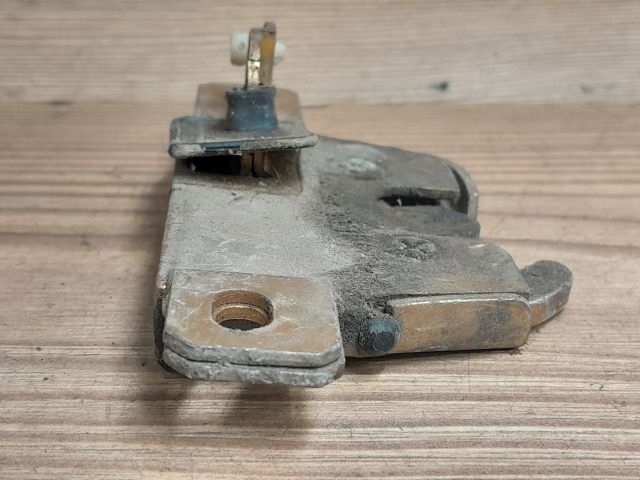 bontott SEAT TOLEDO Bal Csomagtérajtó Zárszerkezet