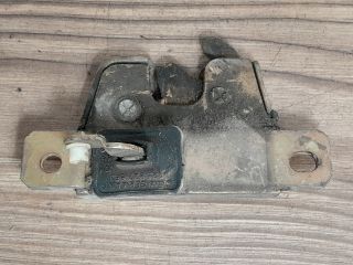 bontott SEAT TOLEDO Bal Csomagtérajtó Zárszerkezet