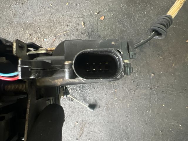 bontott SEAT TOLEDO Bal első Ajtózár