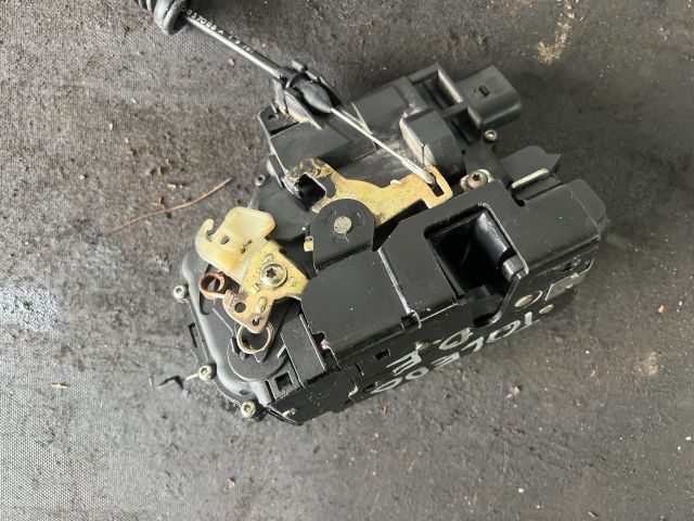 bontott SEAT TOLEDO Bal első Ajtózár