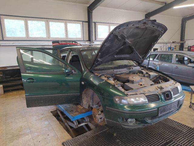 bontott SEAT TOLEDO Bal első Ajtózár