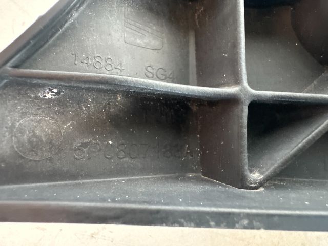 bontott SEAT TOLEDO Bal első Lökhárító Tartó (Műanyag)