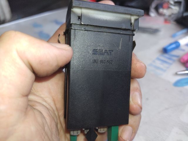 bontott SEAT TOLEDO Bal első Ülésfűtés Kapcsoló