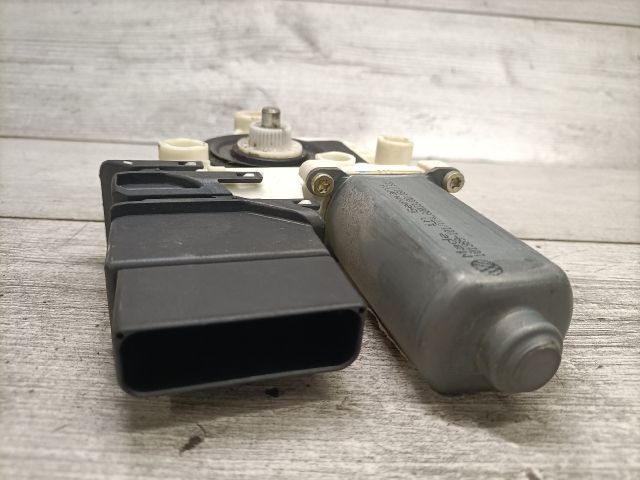 bontott SEAT TOLEDO Bal hátsó Ablakemelő Motor