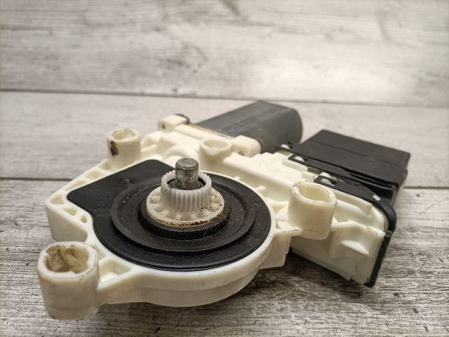 bontott SEAT TOLEDO Bal hátsó Ablakemelő Motor