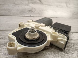 bontott SEAT TOLEDO Bal hátsó Ablakemelő Motor