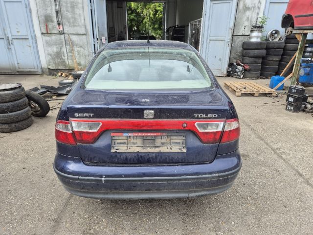 bontott SEAT TOLEDO Bal hátsó Ajtó (Részeivel)