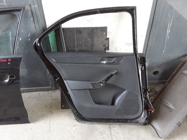 bontott SEAT TOLEDO Bal hátsó Ajtó (Üres lemez)