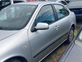 bontott SEAT TOLEDO Bal hátsó Fixüveg (Ajtóban)