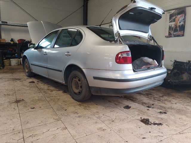 bontott SEAT TOLEDO Bal hátsó Fixüveg (Ajtóban)