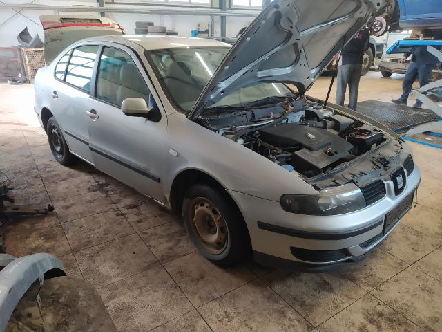 bontott SEAT TOLEDO Bal hátsó Fixüveg (Ajtóban)