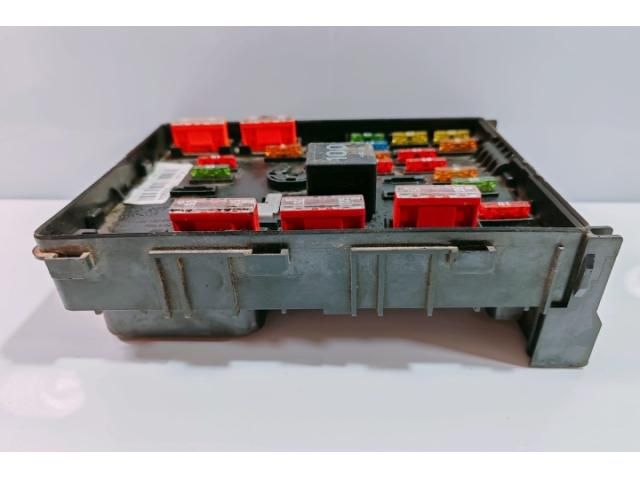 bontott SEAT TOLEDO Biztosítéktábla Utastér