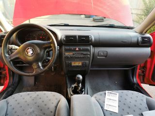 bontott SEAT TOLEDO Csomagtérajtó Gumikéder