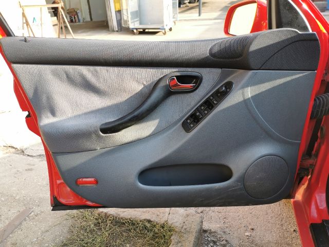 bontott SEAT TOLEDO Csomagtérajtó Gumikéder